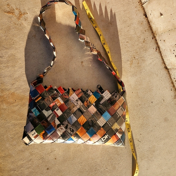 Recycle upcycle high end magazine should bag purse - Picture 7 of 8